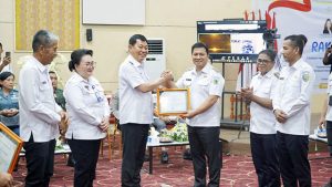 Dinas Pengendalian Penduduk dan KB Kabupaten Bolmong Raih 10 Penghargaan di Rakor Kemendukbangga