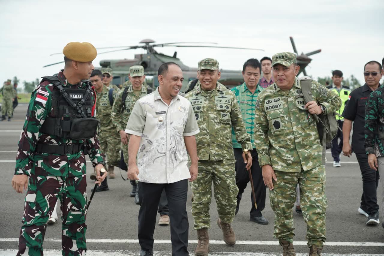Bupati Bolmong Sambut Kedatangan Asops Panglima TNI untuk Riksiapops Satgas Pamtas Yonarmed 19/Bogani