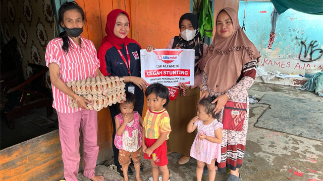 Program Protein Cegah Stunting Alfamidi Salurkan Lebih dari 160.000 Telur di 26 Kabupaten-Kota