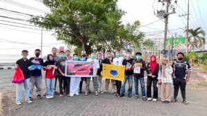 Peduli Dampak Karhutla, PMII Rayon Al-Jazari Bagikan 300 Masker Gratis di Manado