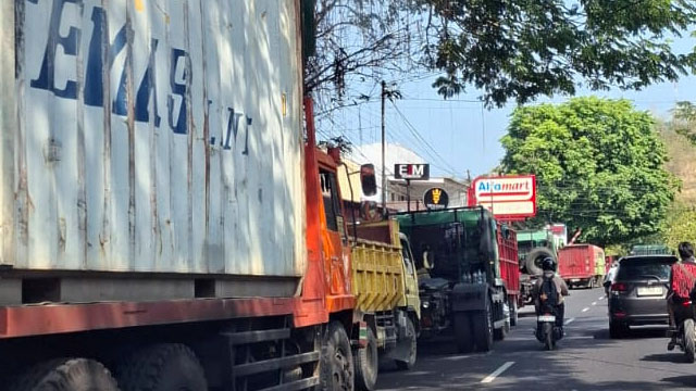 Antrean Pengisian Solar Sudah Sangat Mengganggu